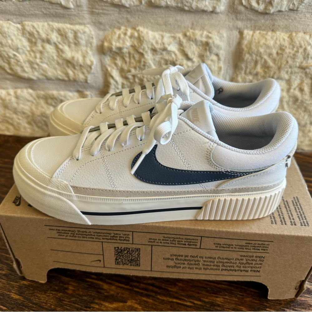 Brand new women’s Nike Court Legacy Lift shoes - size 8.5 — white/ blue